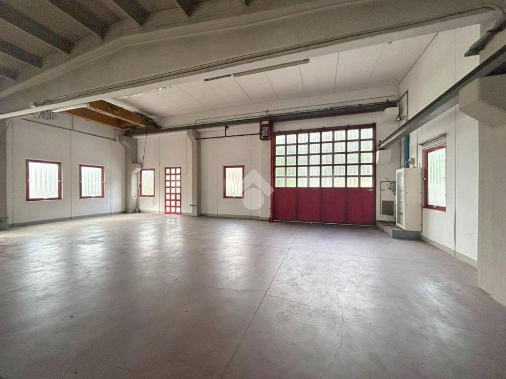 locale commerciale in vendita a Lumezzane in zona San Sebastiano