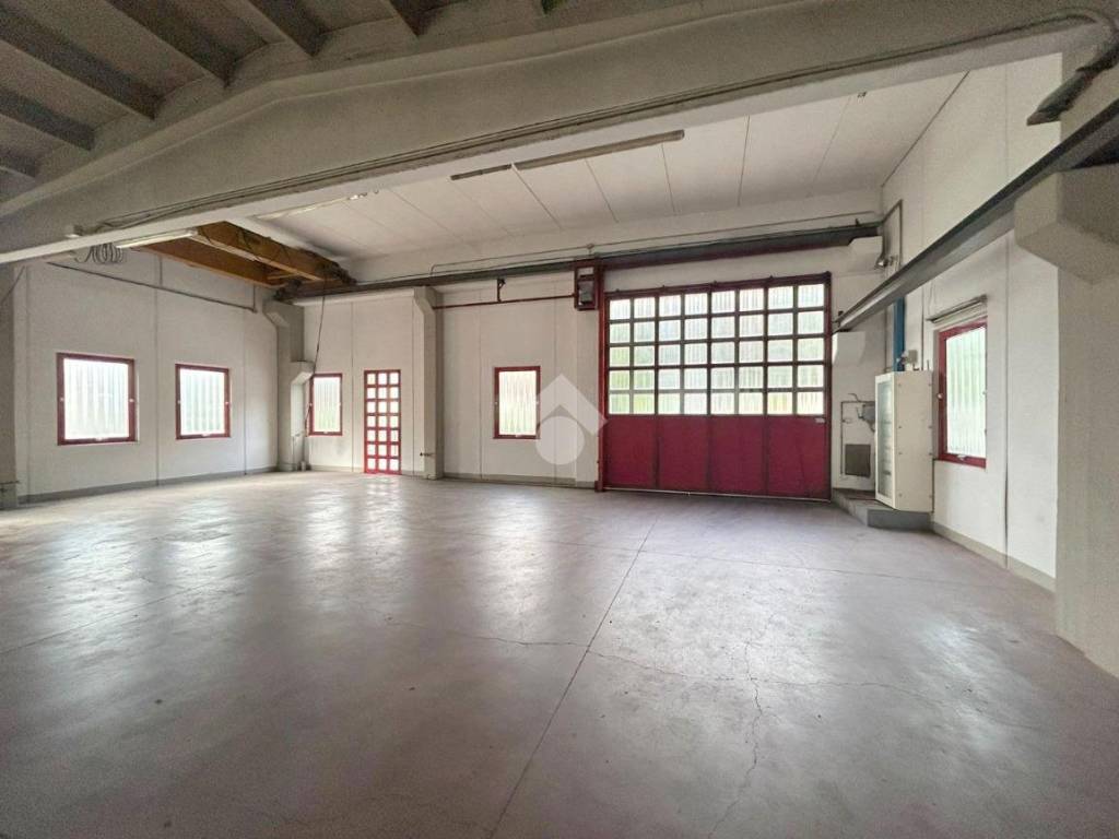 locale commerciale in vendita a Lumezzane in zona San Sebastiano