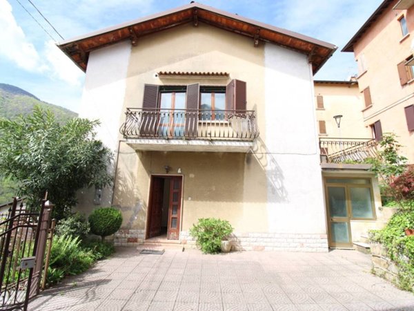 casa indipendente in vendita a Lumezzane in zona San Sebastiano