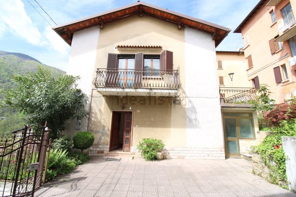 casa indipendente in vendita a Lumezzane