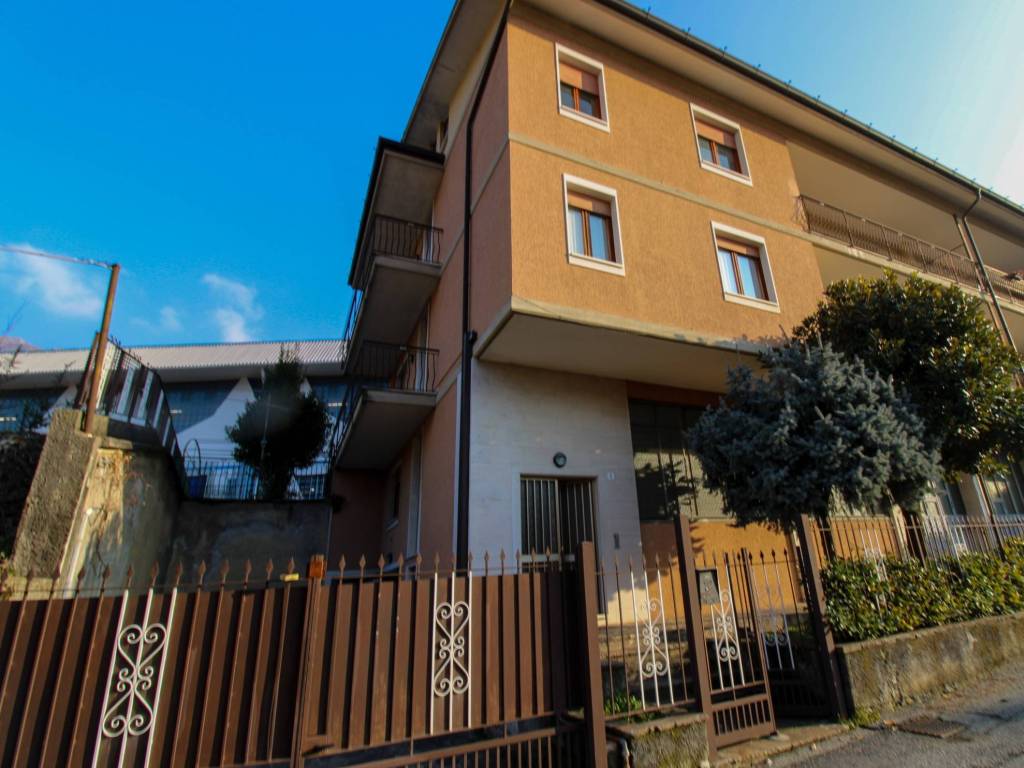 intera palazzina in vendita a Lumezzane in zona San Sebastiano