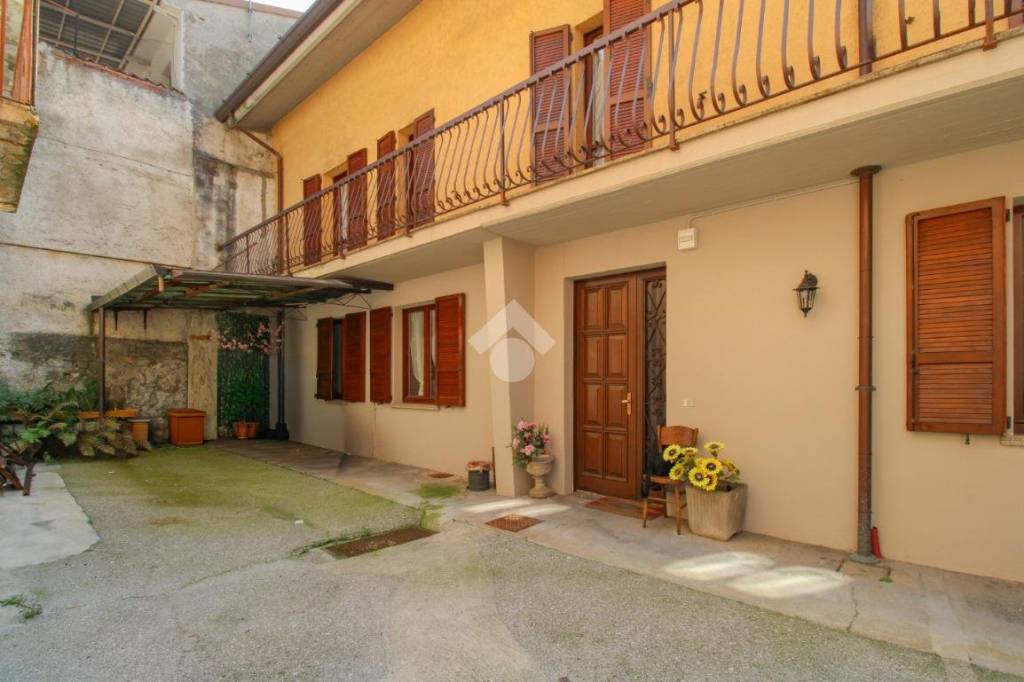casa indipendente in vendita a Lumezzane in zona San Sebastiano