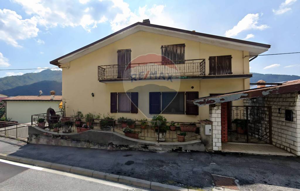 casa indipendente in vendita a Lumezzane in zona San Sebastiano