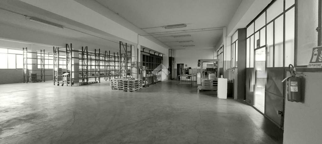 capannone in vendita a Lumezzane in zona San Sebastiano