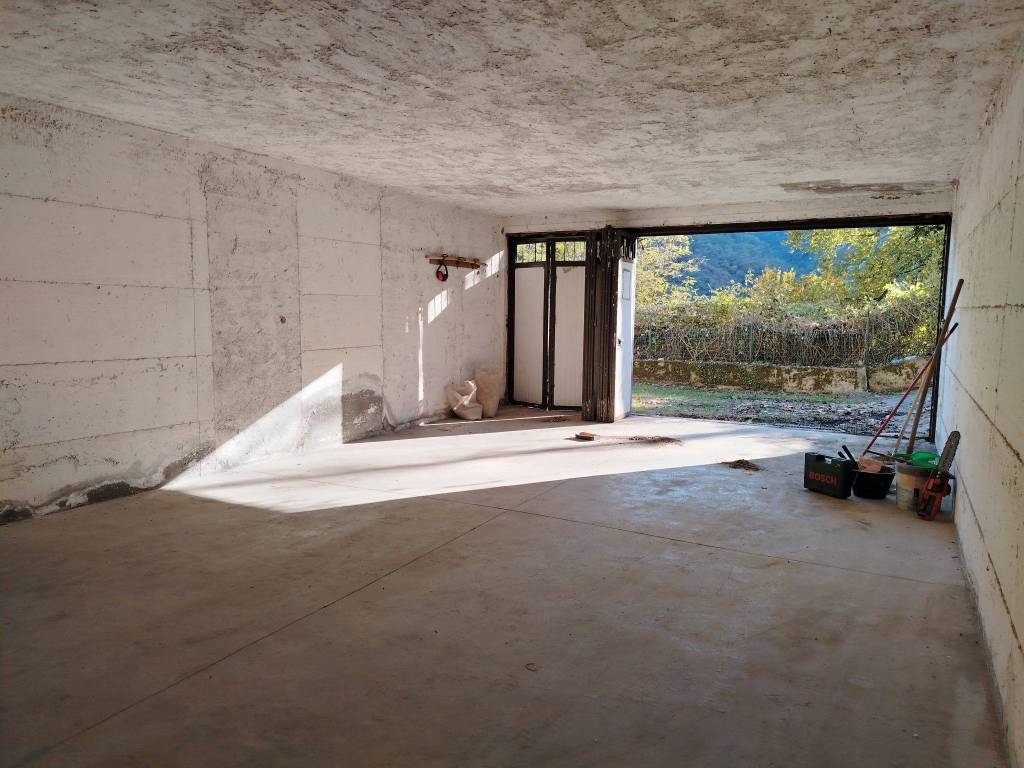 locale di sgombero in vendita a Lumezzane in zona San Sebastiano