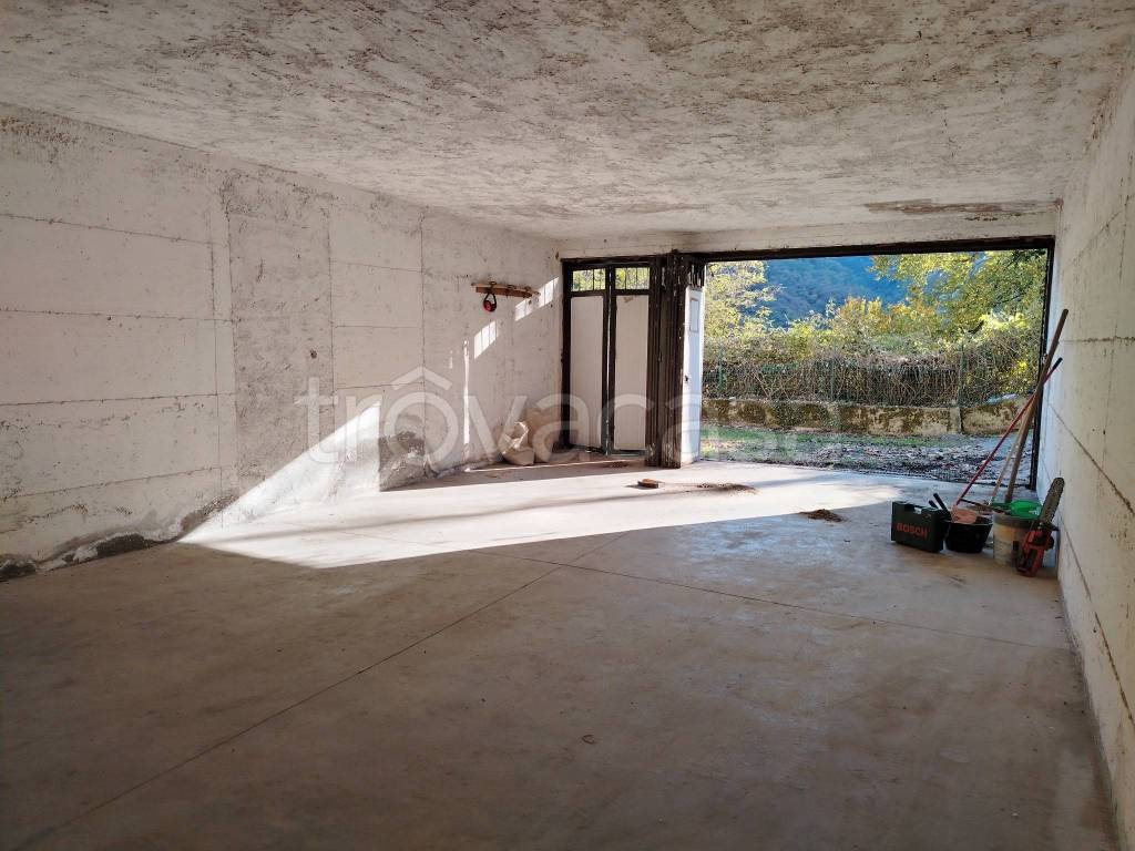 locale di sgombero in vendita a Lumezzane in zona San Sebastiano