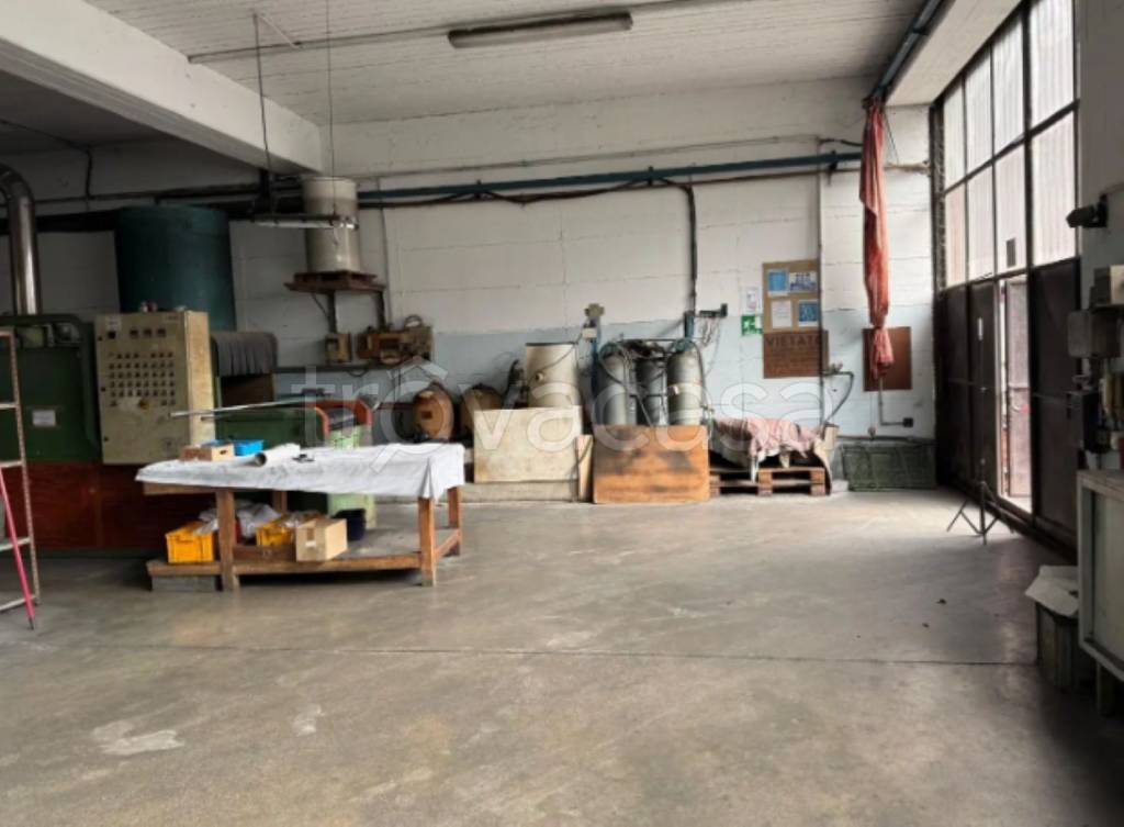 locale commerciale in vendita a Lumezzane in zona San Sebastiano