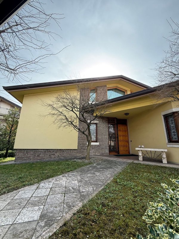 casa indipendente in vendita a Lumezzane