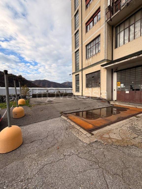 locale commerciale in vendita a Lumezzane in zona San Sebastiano