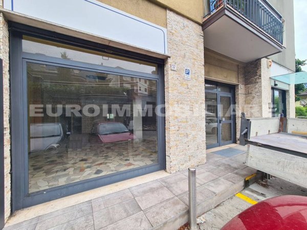 negozio in vendita a Lumezzane in zona Sant'Apollonio