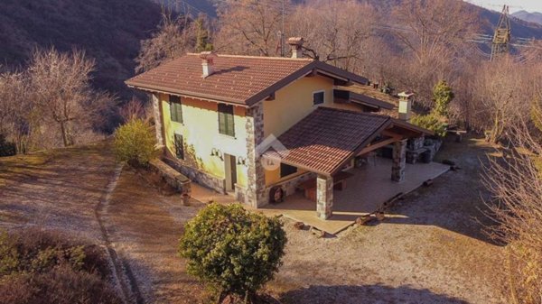 casa indipendente in vendita a Lumezzane in zona Valle.