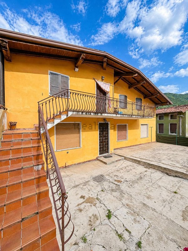 appartamento in vendita a Lumezzane in zona Tufi