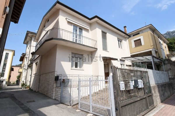 casa indipendente in vendita a Lumezzane in zona Sant'Apollonio