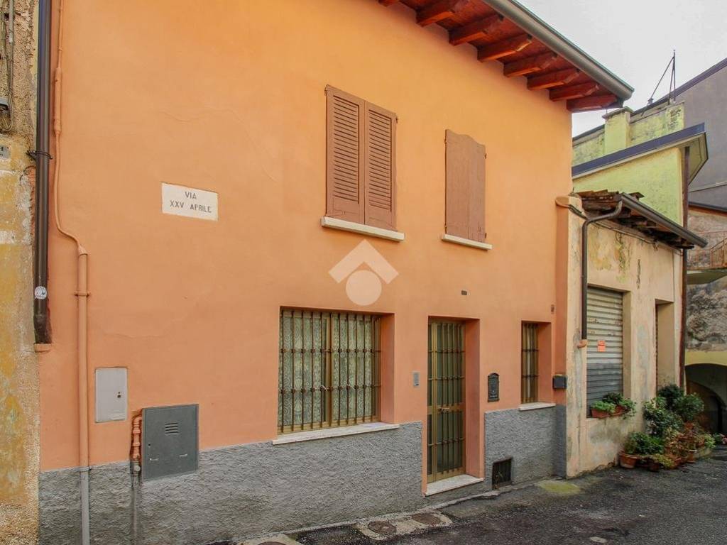 casa indipendente in vendita a Lumezzane in zona Sant'Apollonio