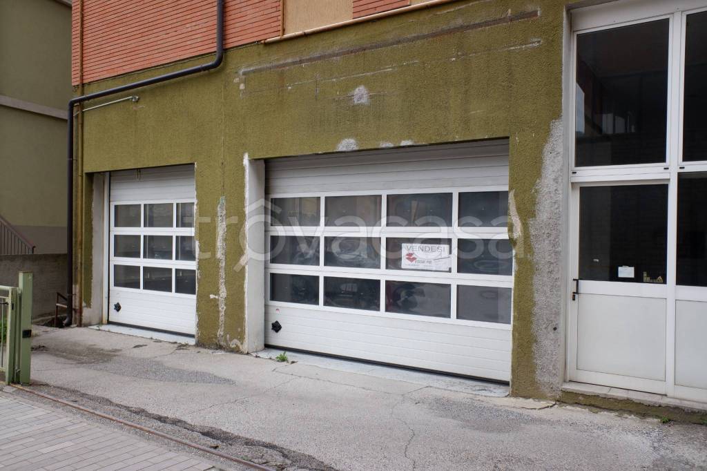 locale commerciale in vendita a Lumezzane in zona San Sebastiano