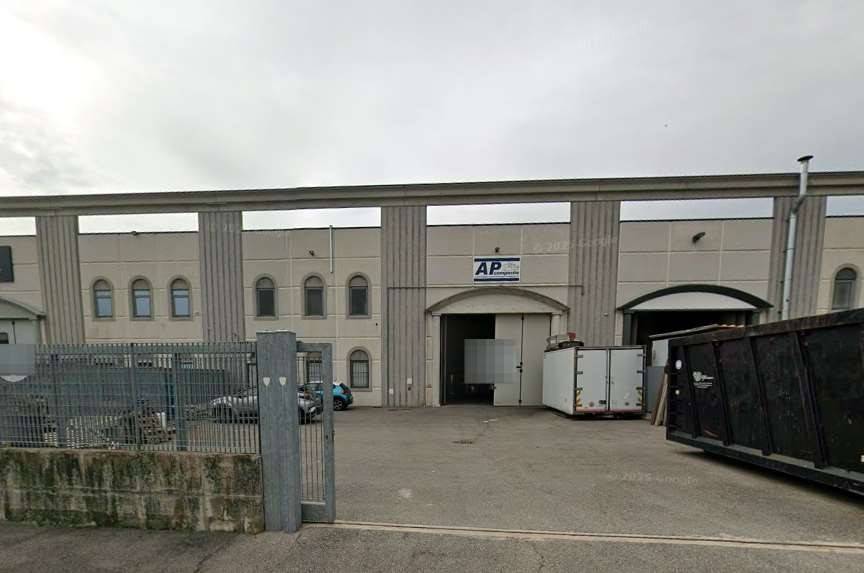 locale commerciale in vendita a Maclodio