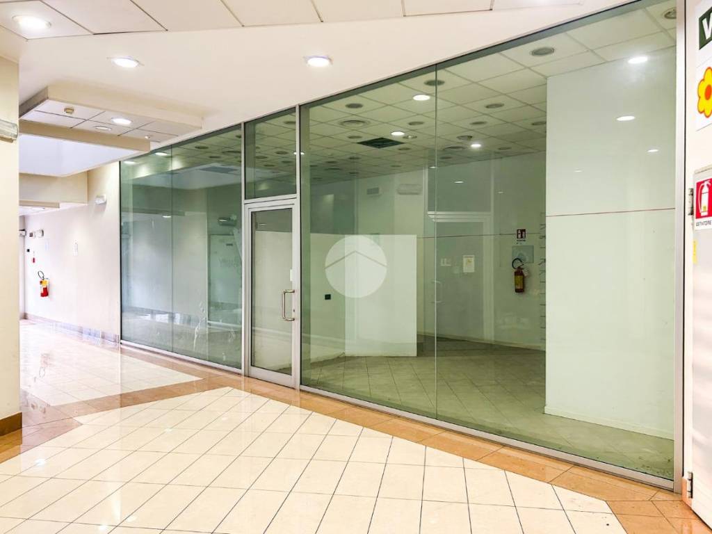 negozio in vendita a Maclodio