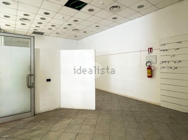 locale commerciale in vendita a Maclodio