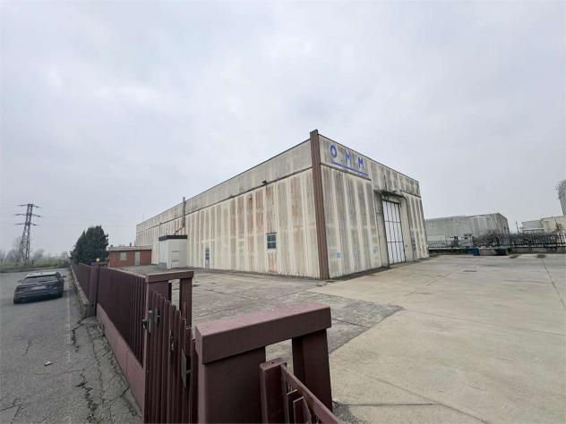 locale commerciale in vendita a Maclodio