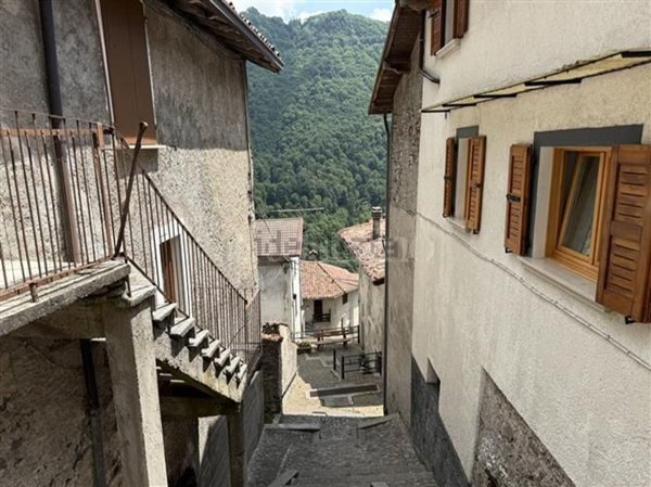 pentavano in vendita a Magasa