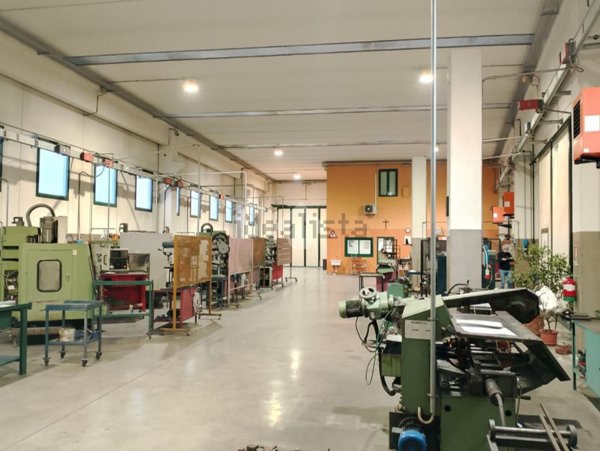 capannone in vendita a Mairano