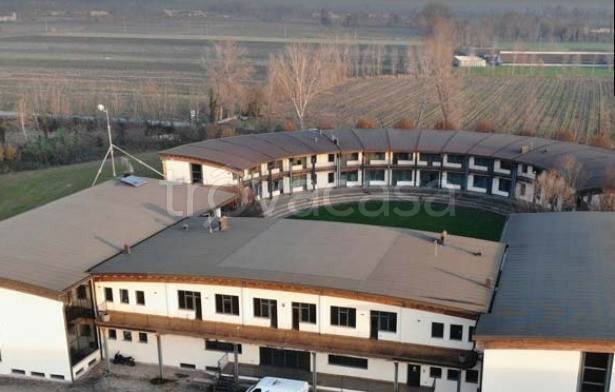 locale commerciale in vendita a Mairano