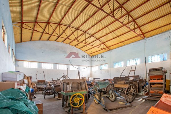 locale di sgombero in vendita a Mairano