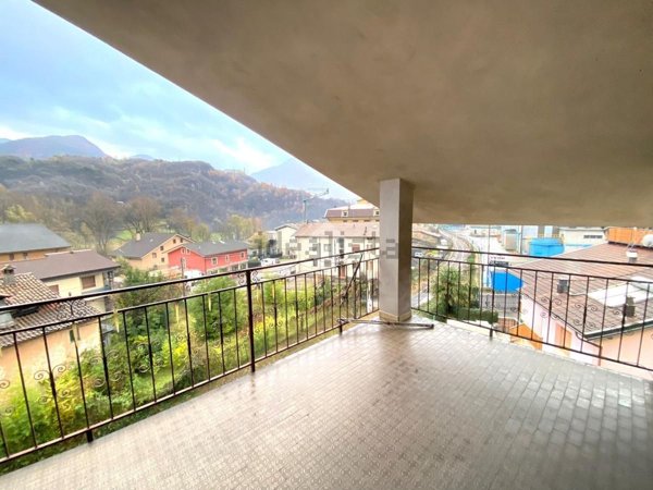 casa indipendente in vendita a Malegno