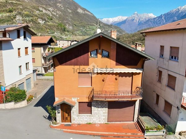 casa indipendente in vendita a Malegno
