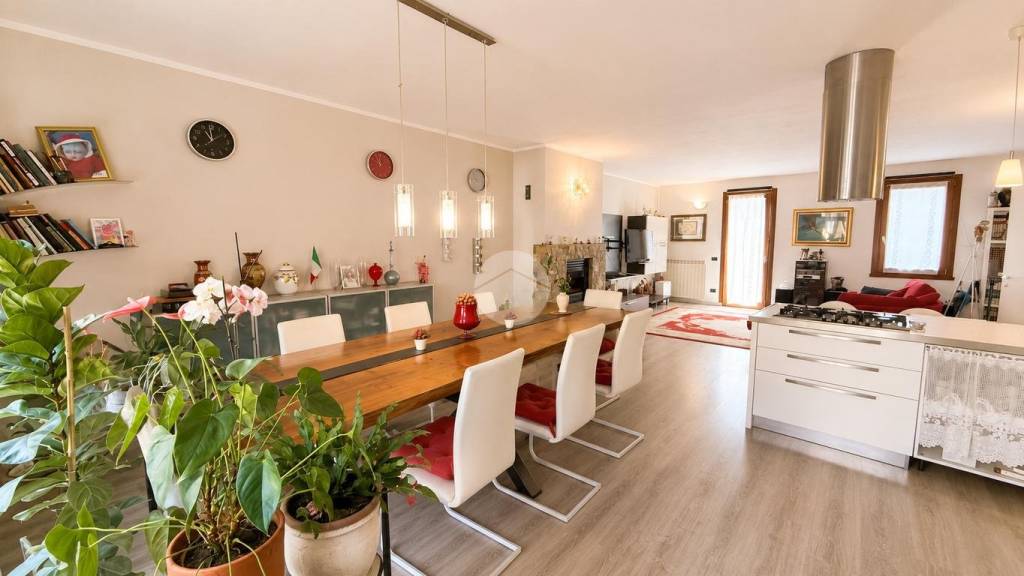 casa indipendente in vendita a Malegno