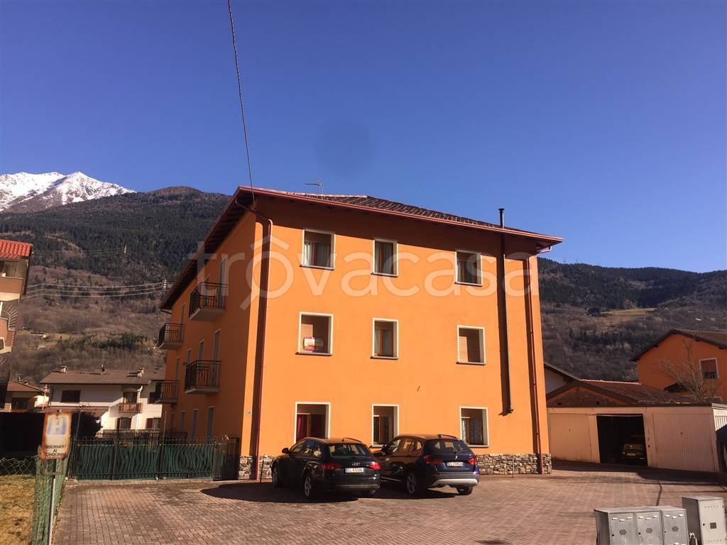 appartamento in vendita a Malonno in zona Lava