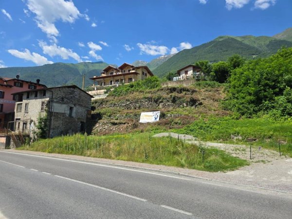 terreno edificabile in vendita a Malonno