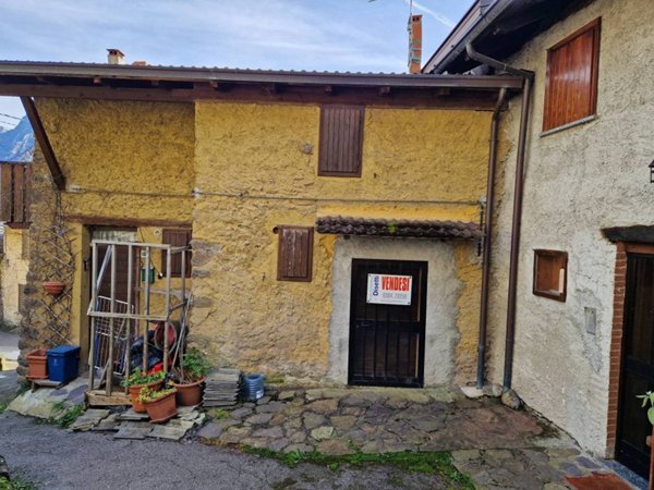 casa indipendente in vendita a Malonno in zona Landò