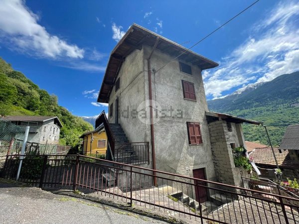 casa indipendente in vendita a Malonno in zona Lava