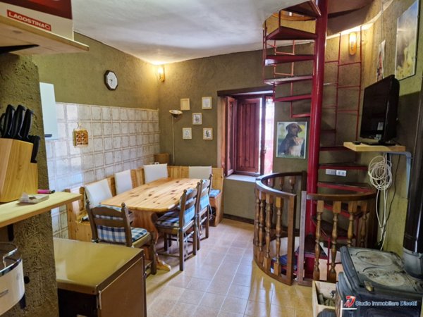 casa indipendente in vendita a Malonno in zona Landò