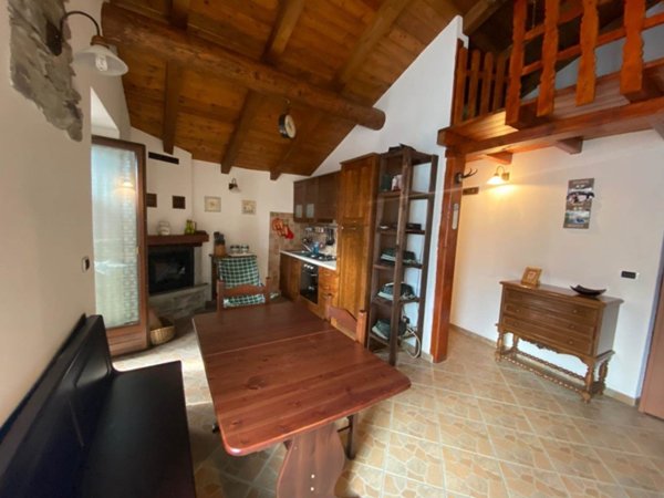 appartamento in vendita a Malonno in zona Odecla