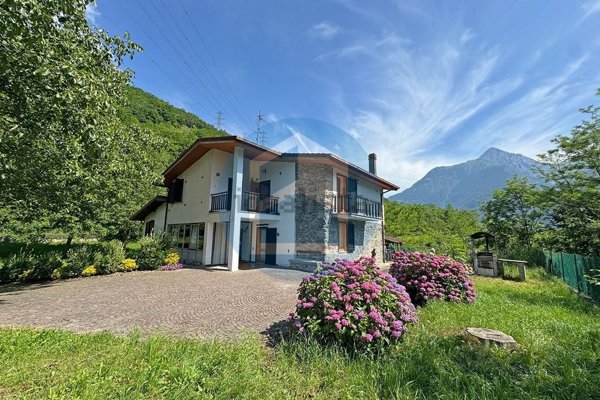 casa indipendente in vendita a Malonno