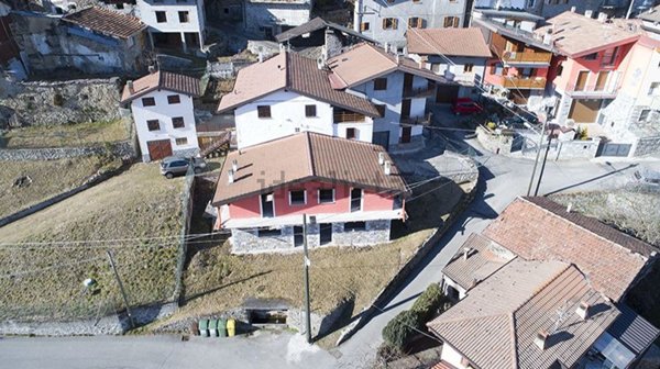 casa indipendente in vendita a Malonno in zona Nazio