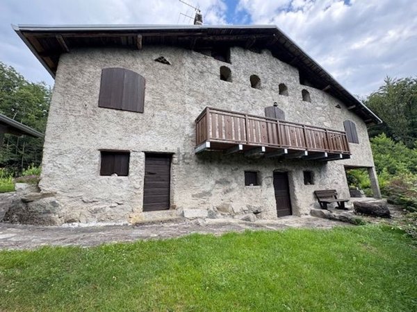 casa indipendente in vendita a Malonno in zona Zazza