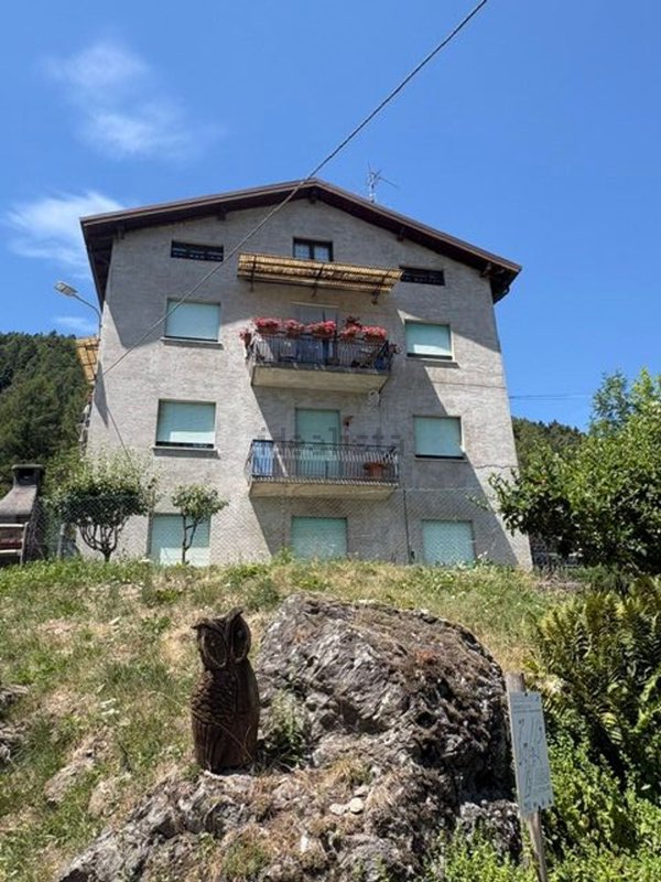 appartamento in vendita a Malonno in zona Loritto