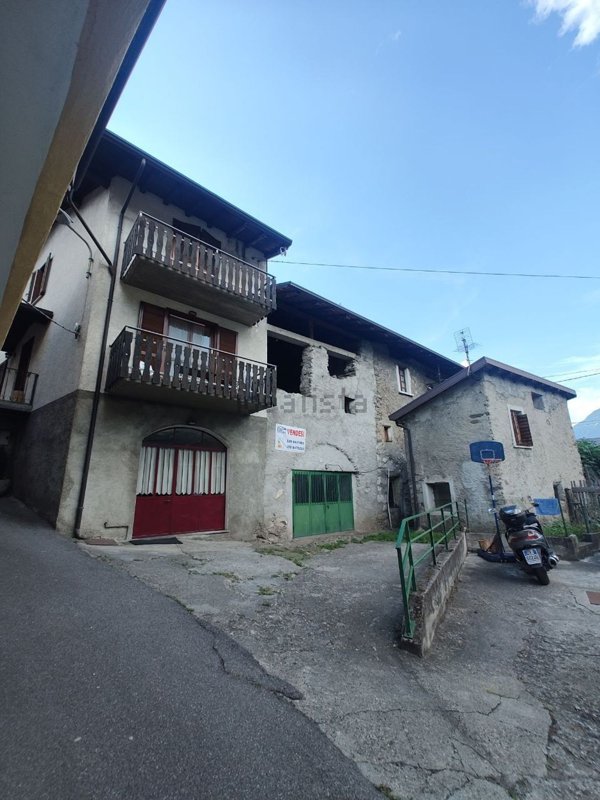 casa indipendente in vendita a Malonno in zona Nazio