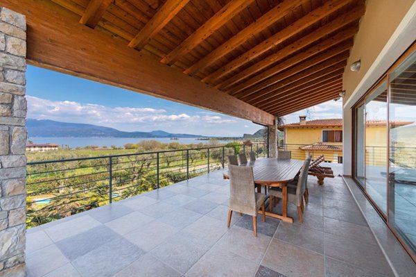 casa indipendente in vendita a Manerba del Garda