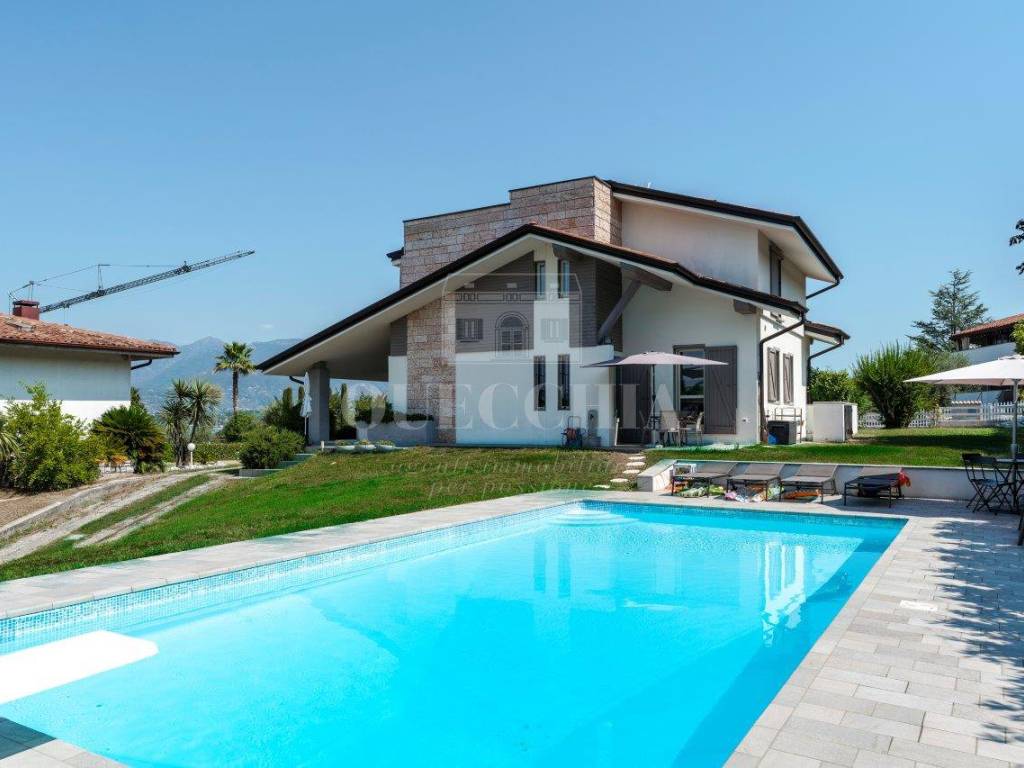 casa indipendente in vendita a Manerba del Garda