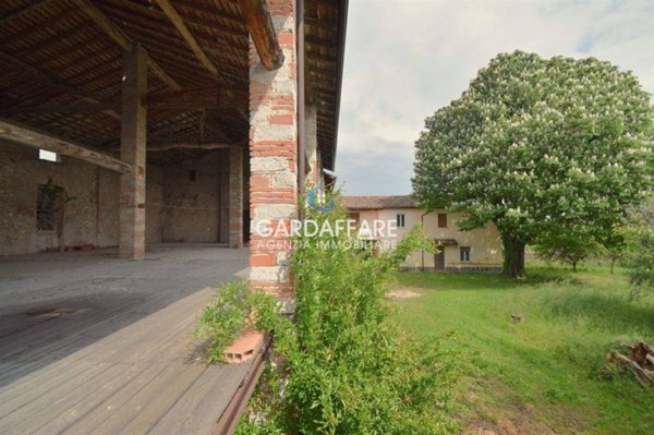 casa indipendente in vendita a Manerba del Garda in zona Solarolo