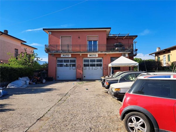 casa indipendente in vendita a Manerba del Garda