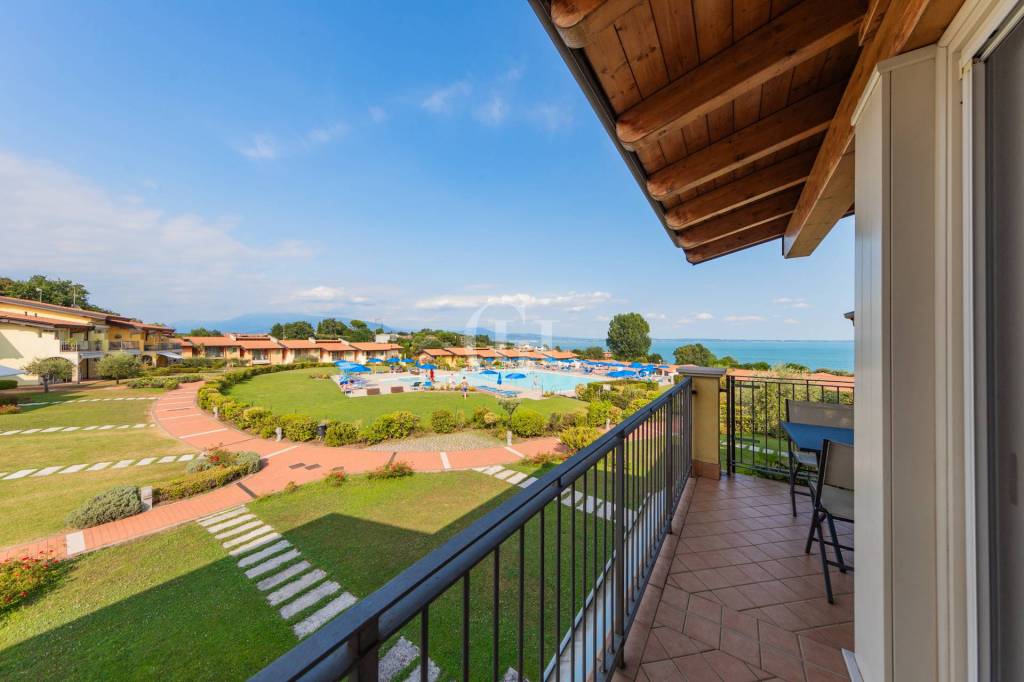 appartamento in vendita a Manerba del Garda in zona Solarolo