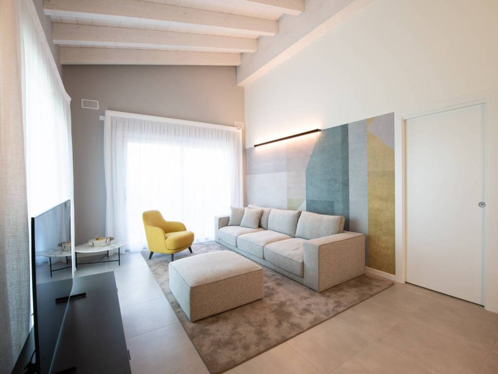 casa indipendente in vendita a Manerba del Garda in zona Solarolo