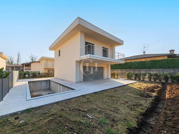 casa indipendente in vendita a Manerba del Garda