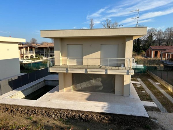 casa indipendente in vendita a Manerba del Garda