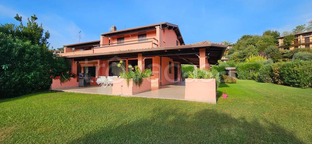 casa indipendente in vendita a Manerba del Garda